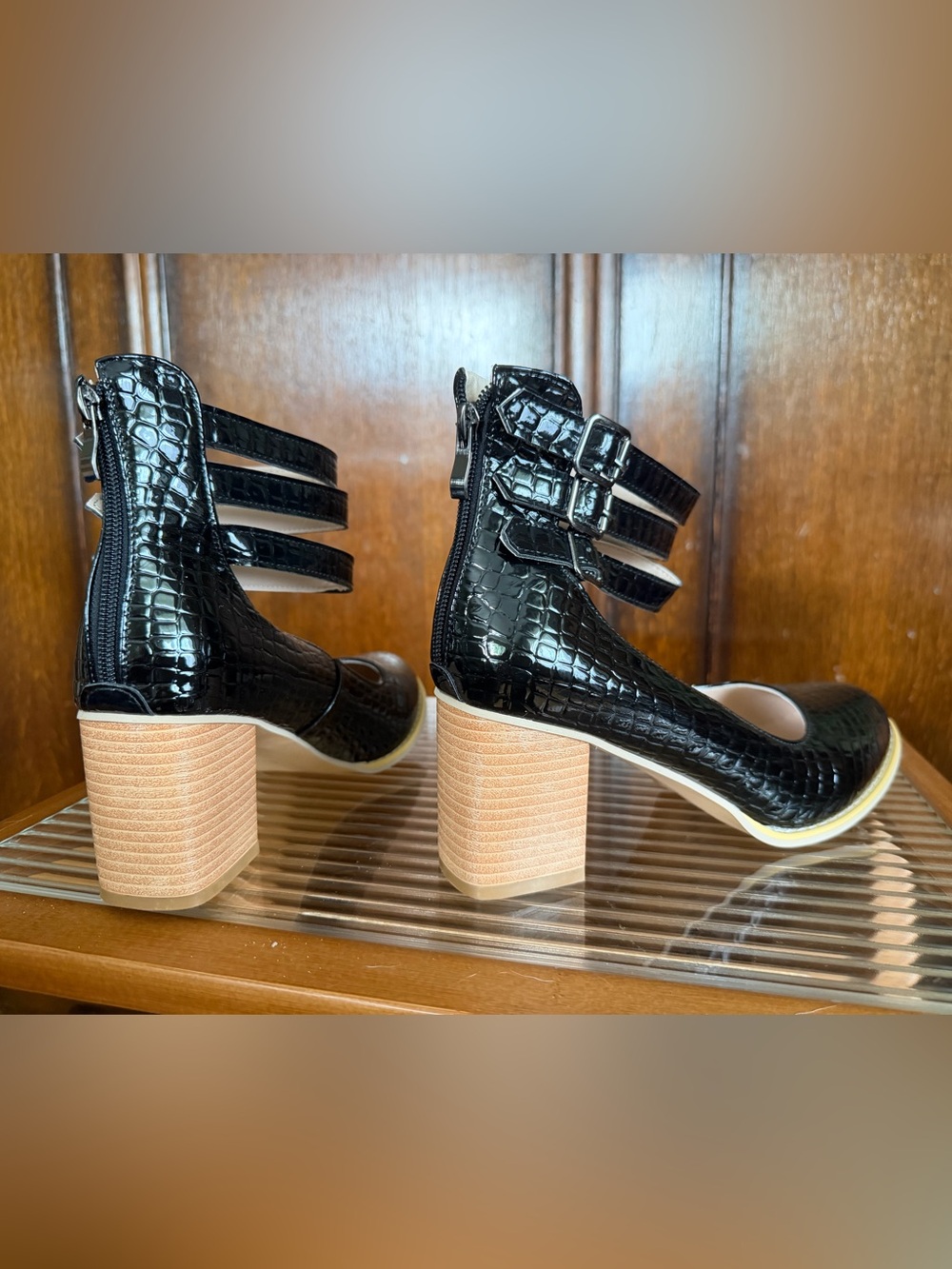 Freebird Inspired Black Croc-Embossed Ankle-Strap Block Heel Pumps Size 8.5 - Picture 5 of 10
